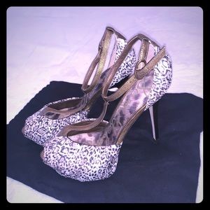 NEW/NEVER WORN Sam Edelman platform leopard heels